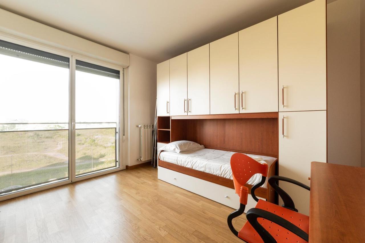 Milano Rogoredo Apt With Terrace! Appartamento Esterno foto
